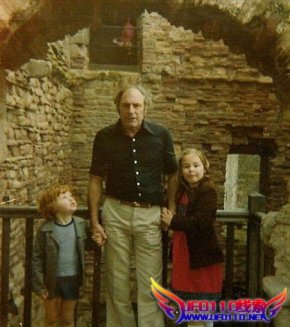 英国恐怖城堡32年前灵异照片再现幽灵