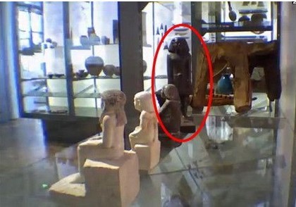 英国博物馆古埃及雕像灵异自转木乃伊亡灵显灵？