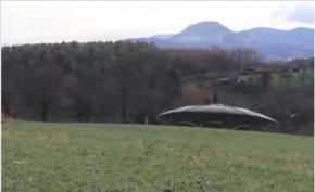 德国现清晰UFO视频短片,外星人故意显现