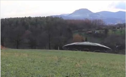 德国现清晰UFO视频短片截图
