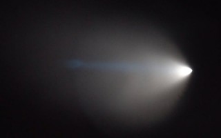 实拍洛杉矶上空出现巨大蓝色的UFO 11月7日傍晚